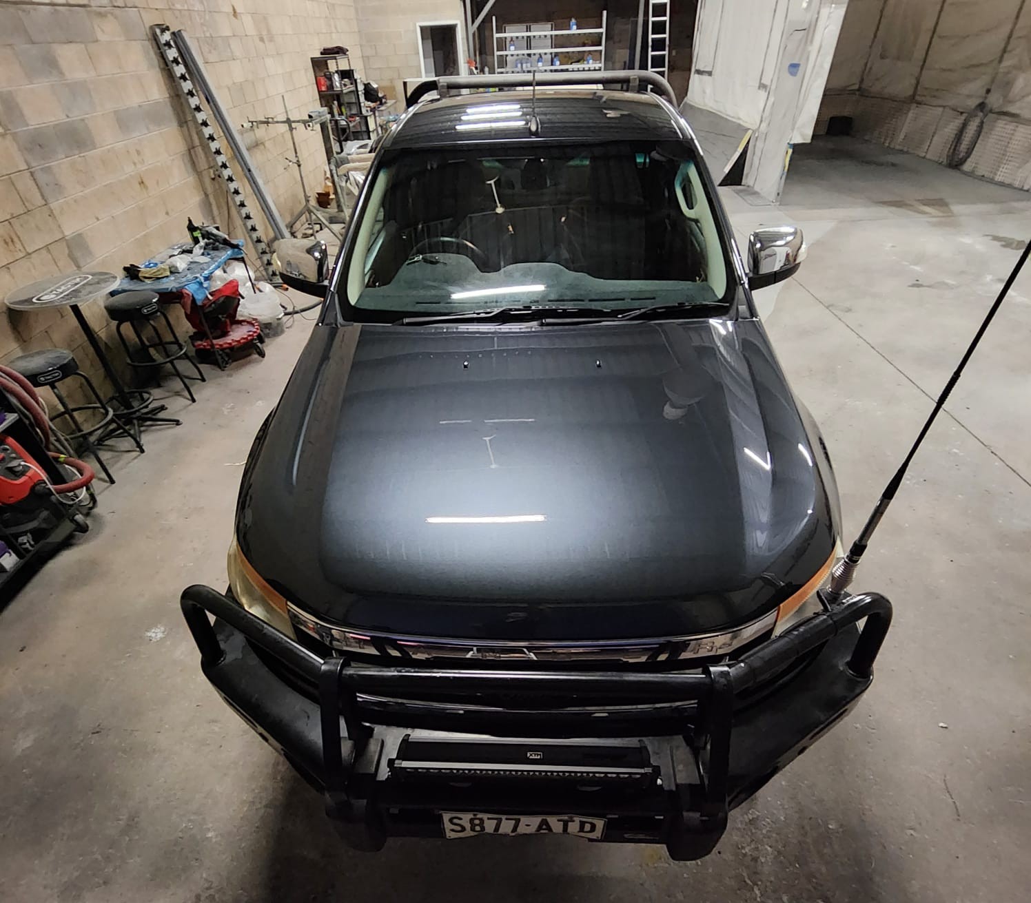 spraypainting ford ranger in darwin