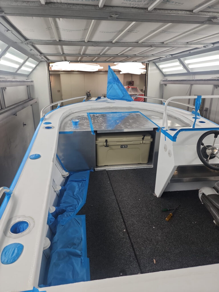 Boat Spraypainting specialist in Darwin