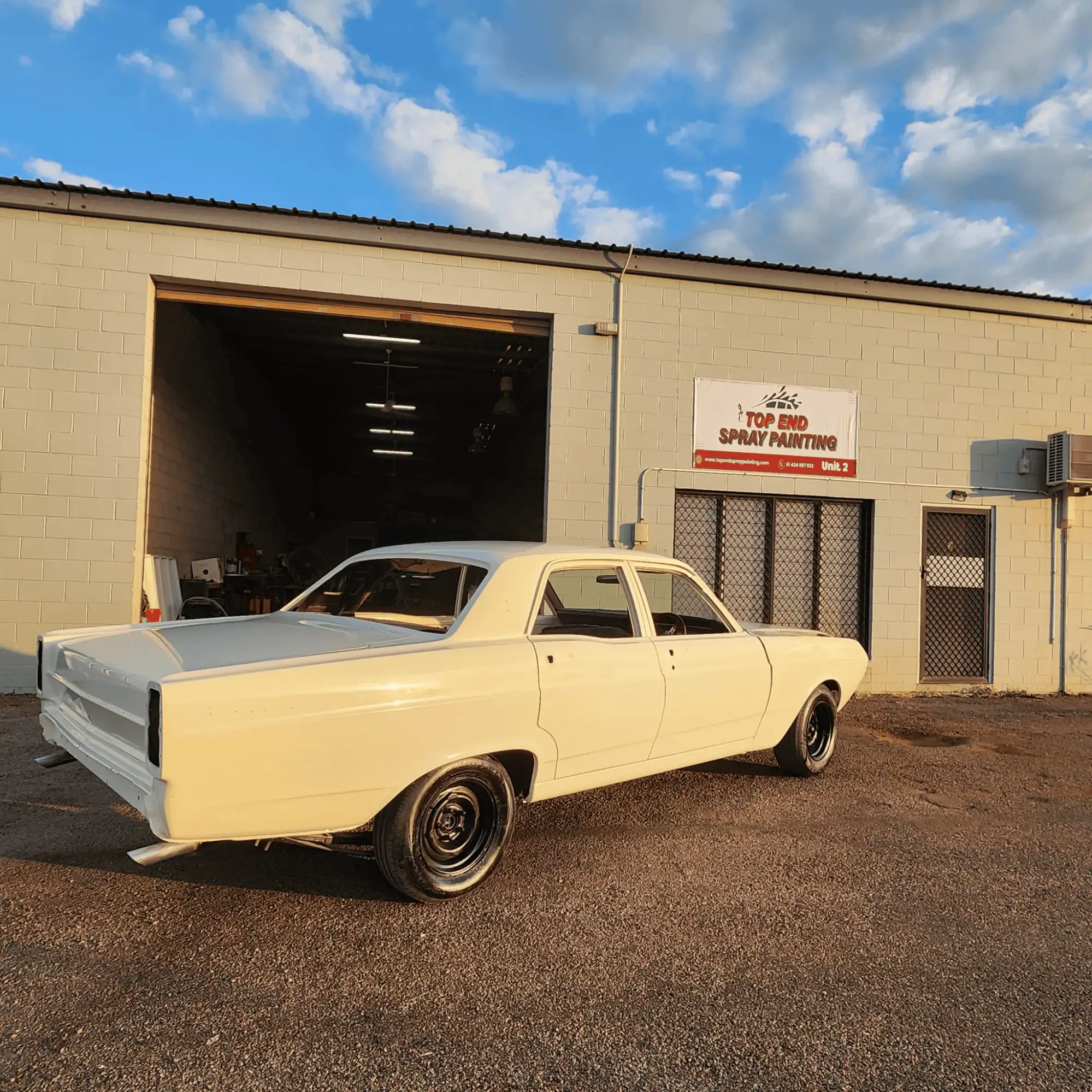 Excellent Spraypainting on Ford Falcon