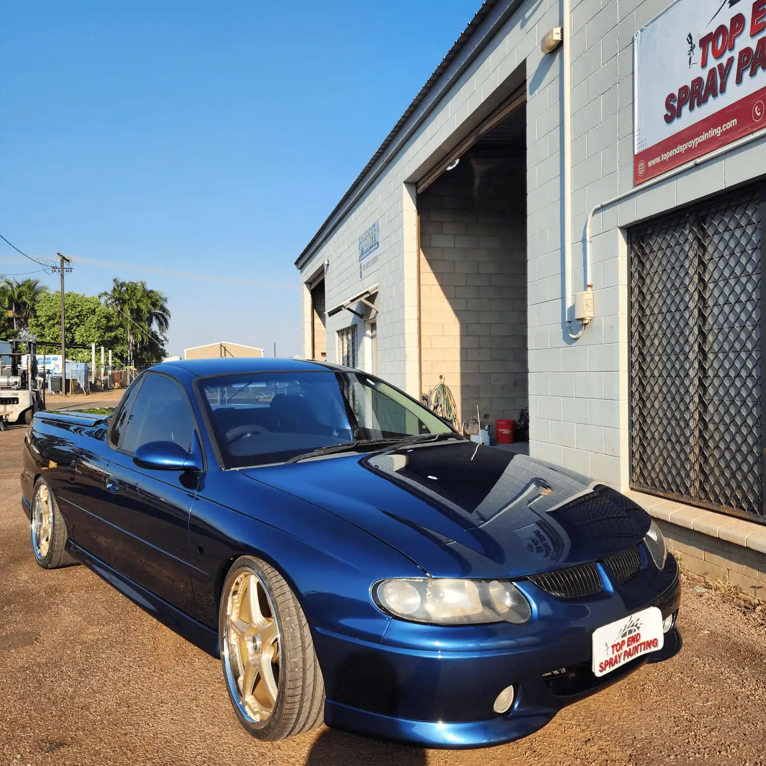Excellent Spraypainting on Holden SS Deep Blue Ute