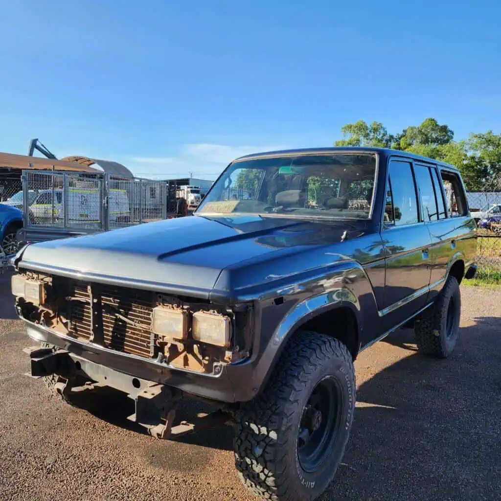 Excellent Spraypainting on 60 Series Landcruiser