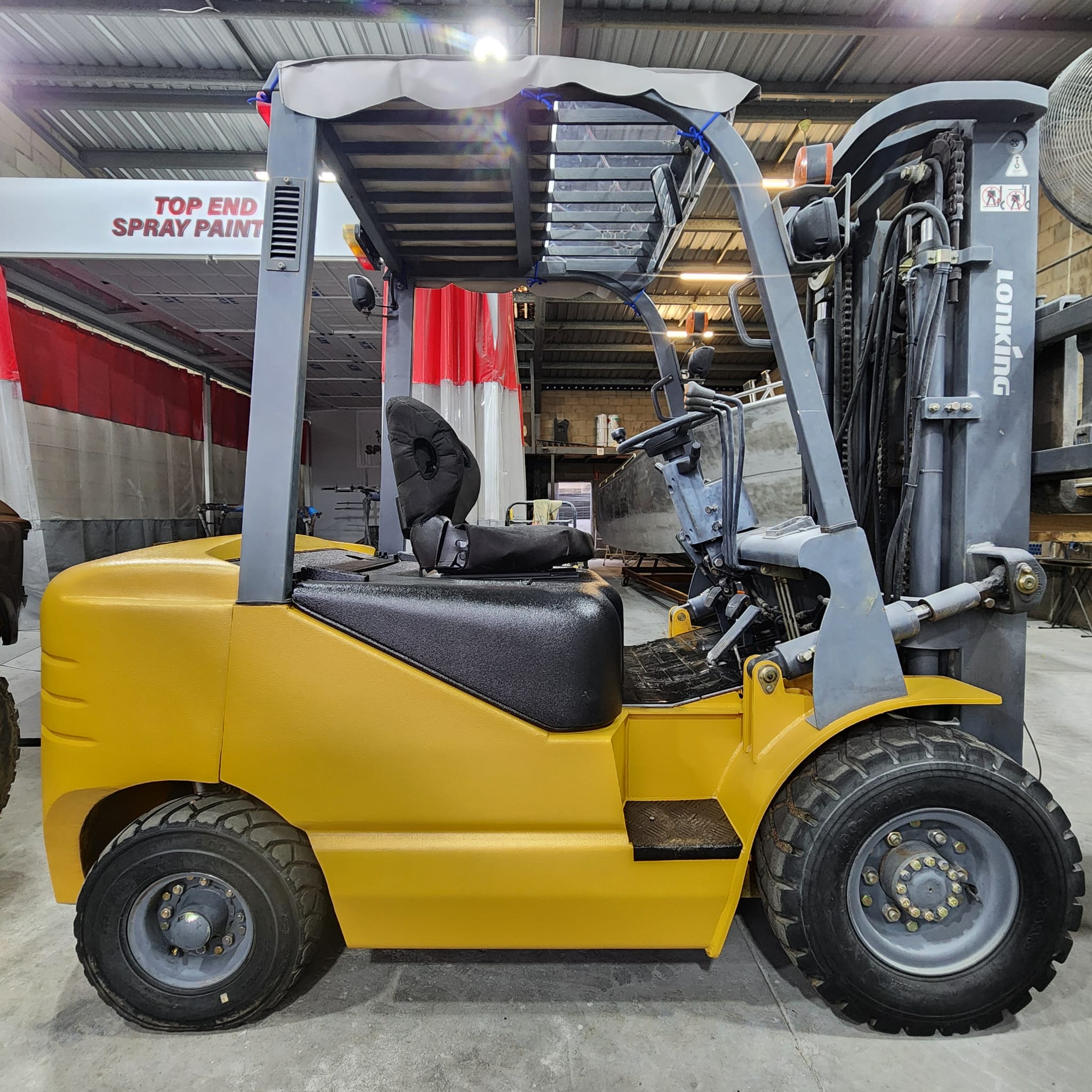 new forklift from top end spraypainting
